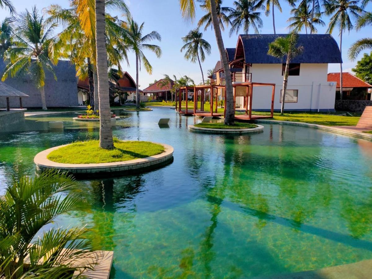 The Club Villas Lombok Sekotong Exterior photo