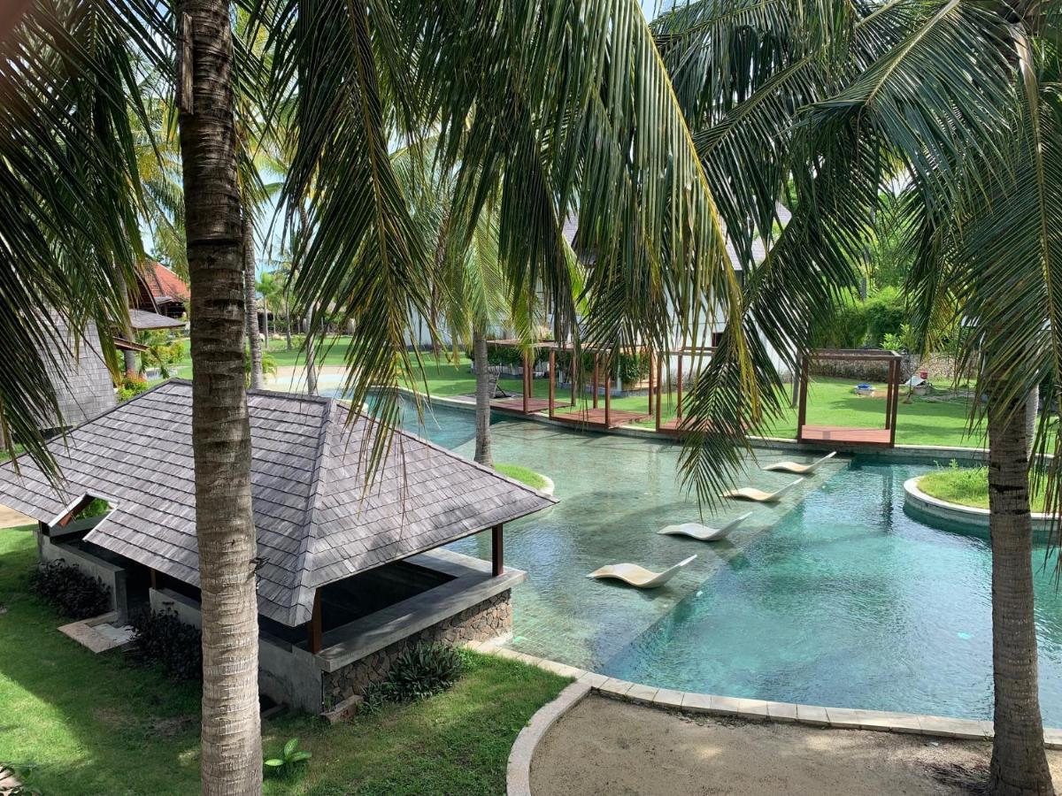 The Club Villas Lombok Sekotong Exterior photo