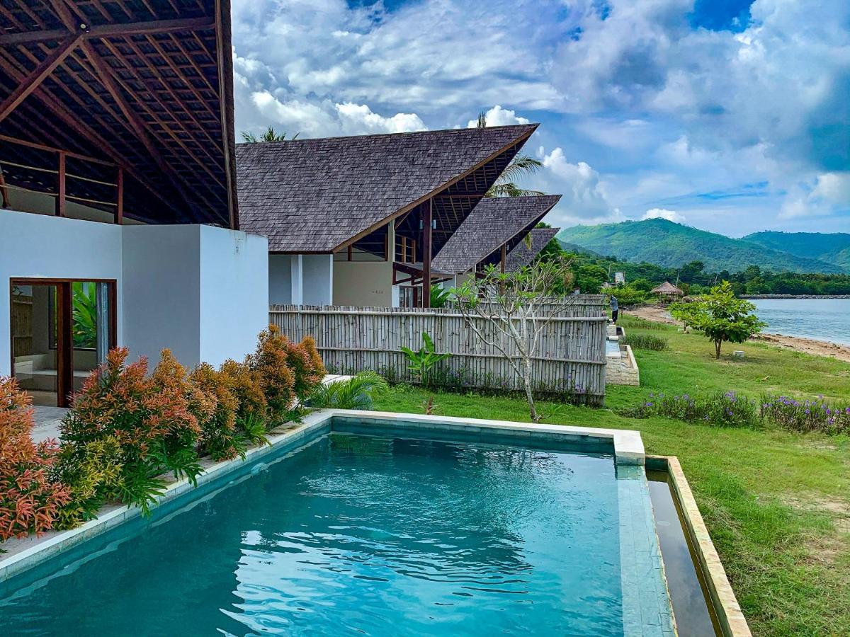 The Club Villas Lombok Sekotong Exterior photo