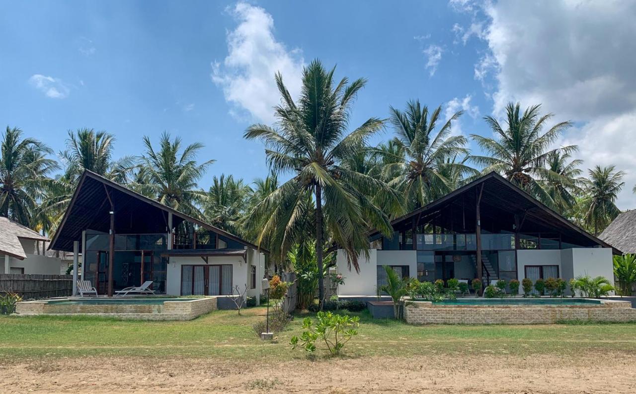 The Club Villas Lombok Sekotong Exterior photo