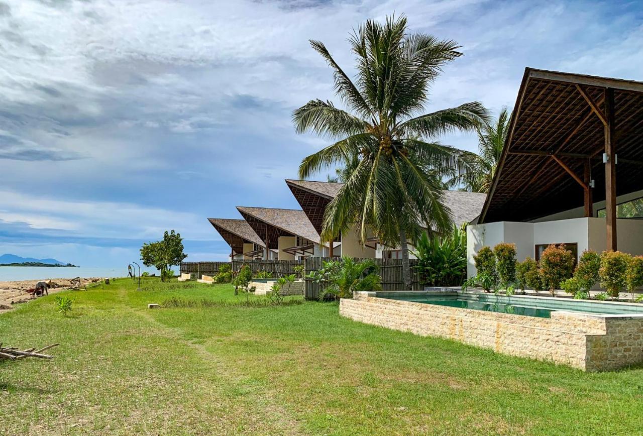 The Club Villas Lombok Sekotong Exterior photo