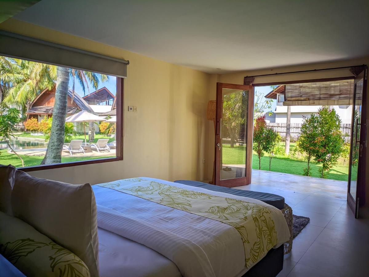 The Club Villas Lombok Sekotong Exterior photo