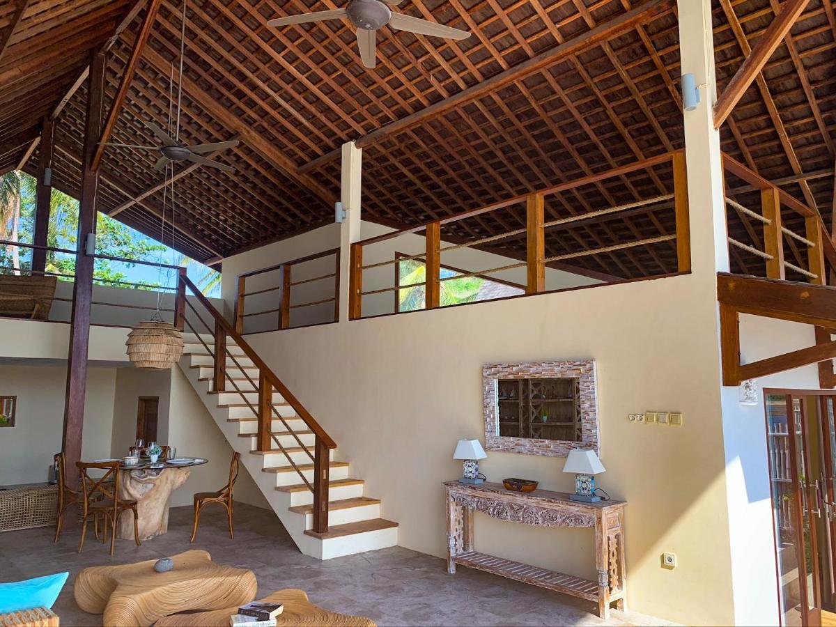 The Club Villas Lombok Sekotong Exterior photo