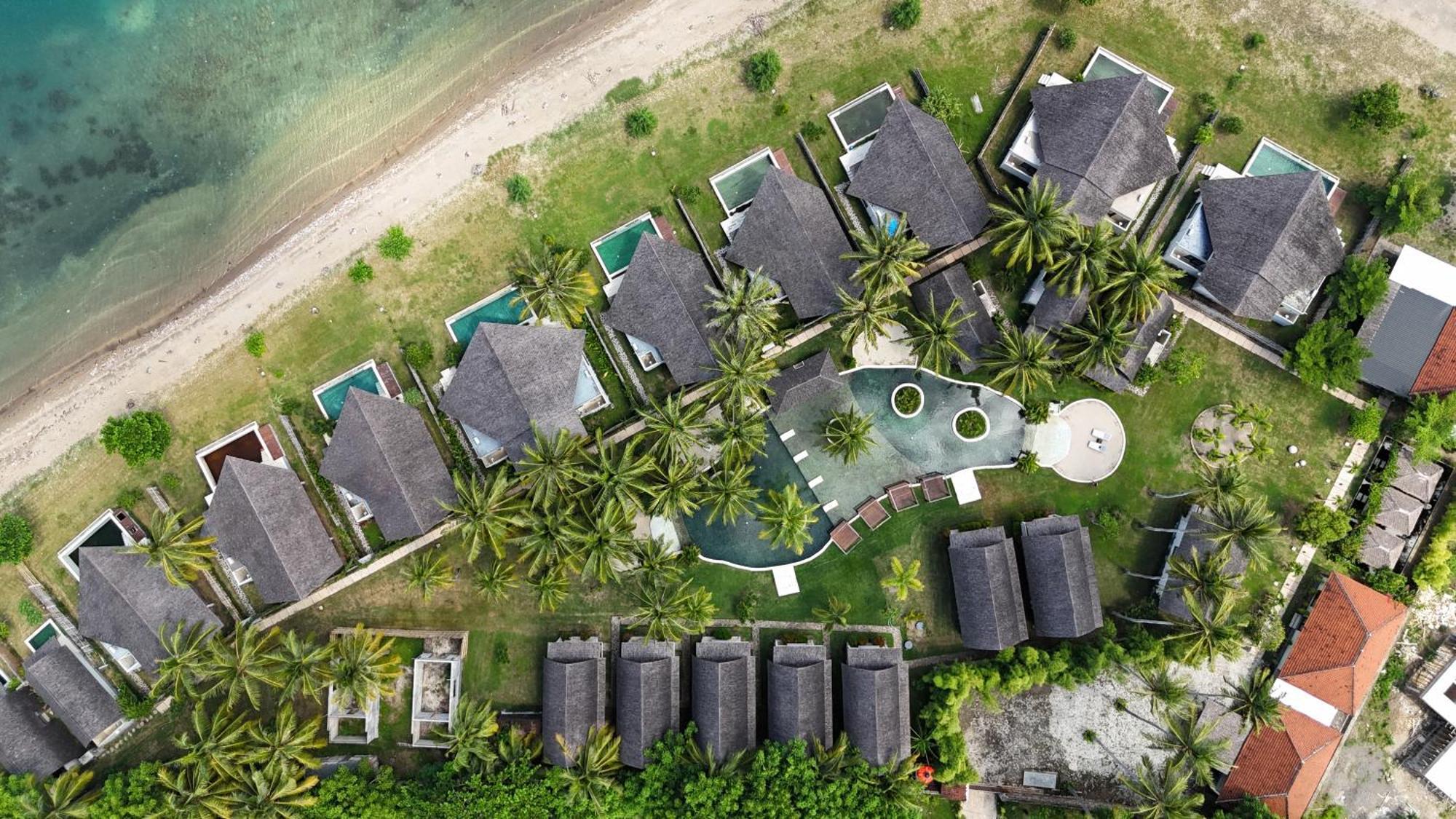 The Club Villas Lombok Sekotong Exterior photo